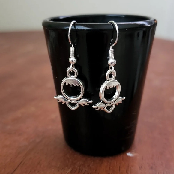 Earrings - Picture 1 of 1